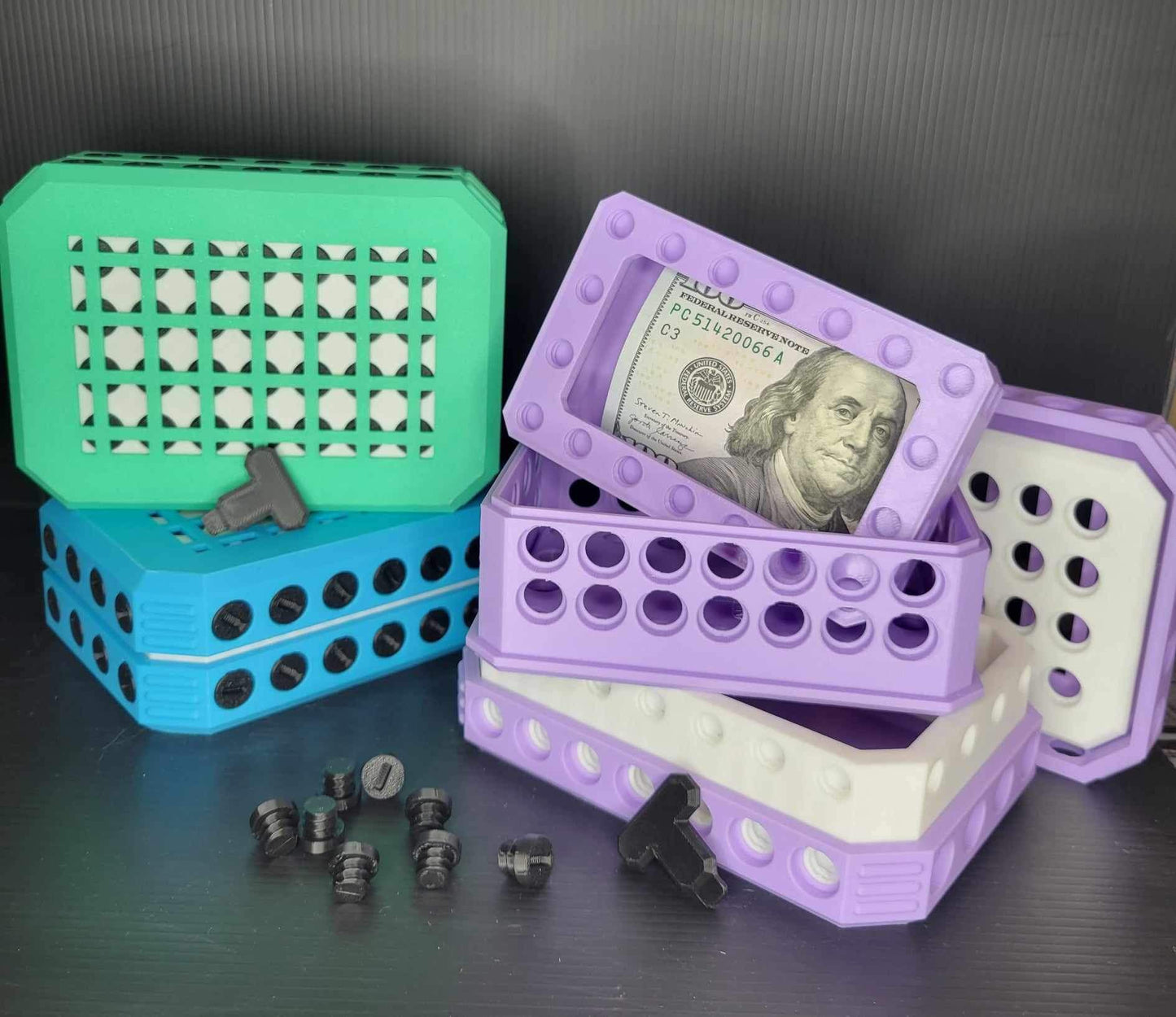 Annoying Gift Box (134 Screws)